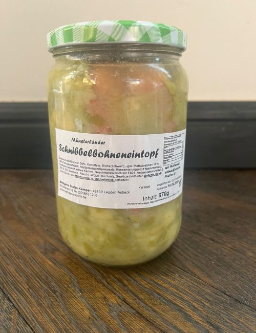 Schnibbelbohneneintopf mit Mettwurst